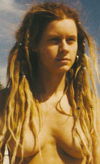 Manuela Vellés, desnuda