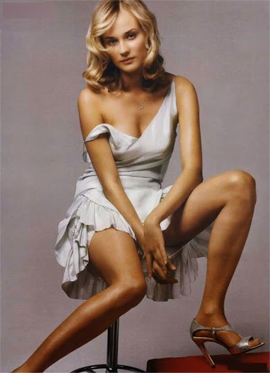 Diane Kruger, sentada