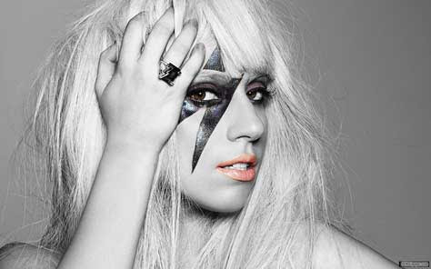 Lady Gaga, blanco y negro