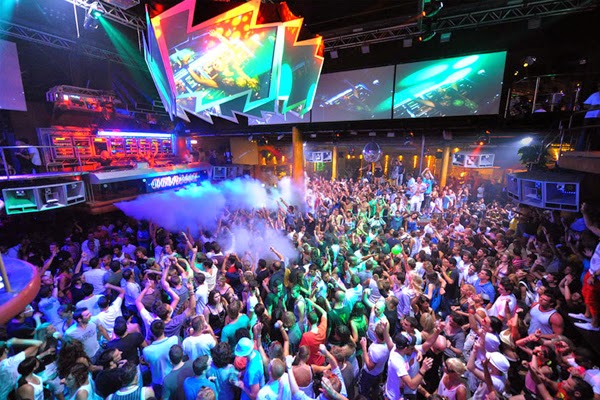 CLUB AMNESIA