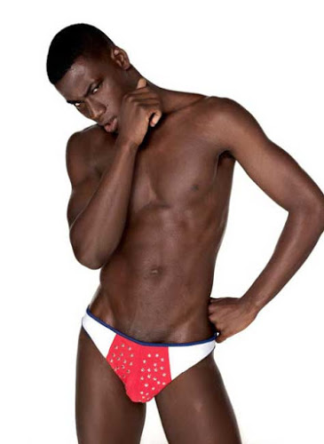 David Agbodji, posando desnudo