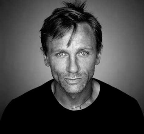 Daniel Craig en blanco y negro