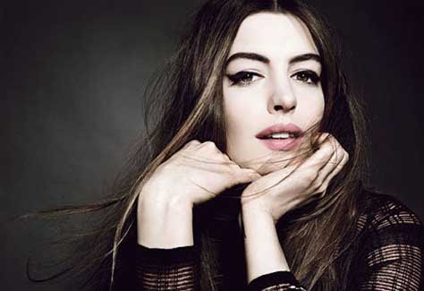 Anne Hathaway sexy
