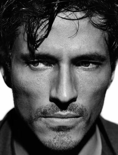 Andrés Velencoso, guapísimo