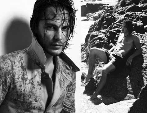 Taylor Kitsch, en la playa