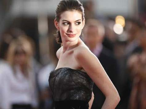 Anne Hathaway, elegante