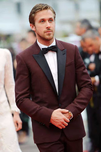 Ryan Gosling, en traje