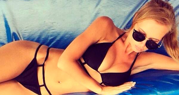 Olya Abramovich desnuda