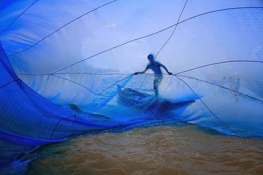 Pescador en Bangladesh