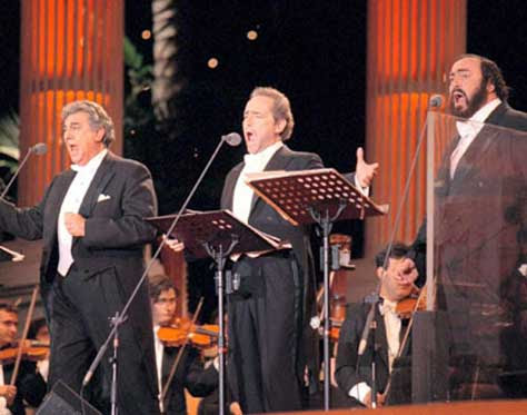 Los Tres Tenores cantando el Feliz Navidad