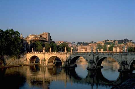 Puente Sant’Angelo sobre el Tíber