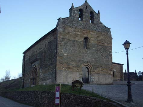 Villafranca del Bierzo, Iglesia de Santiago Apóstol y Puerta del Perdón