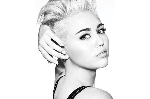 Miley Cyrus provocativa