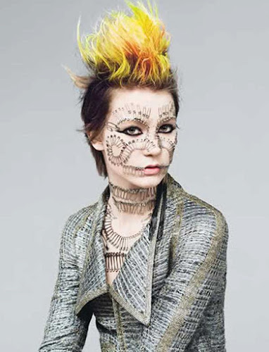Mia Wasikowska, moderna