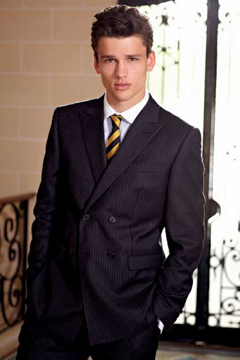 Simon Nessman, elegante