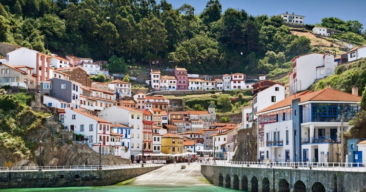 10 Pueblos costeros que no te puedes perder en España
