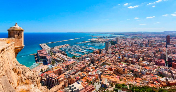 10 Ciudades de España con más horas de Sol en 2022