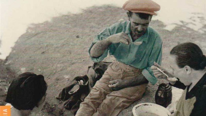 10 extractos del libro 'Una historia de toma pan y moja' de Juan Eslava Galán